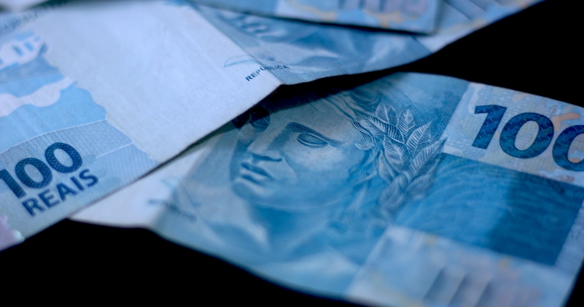 Como Ensinar Crianças sobre Dinheiro: Dicas Práticas por Faixa Etária