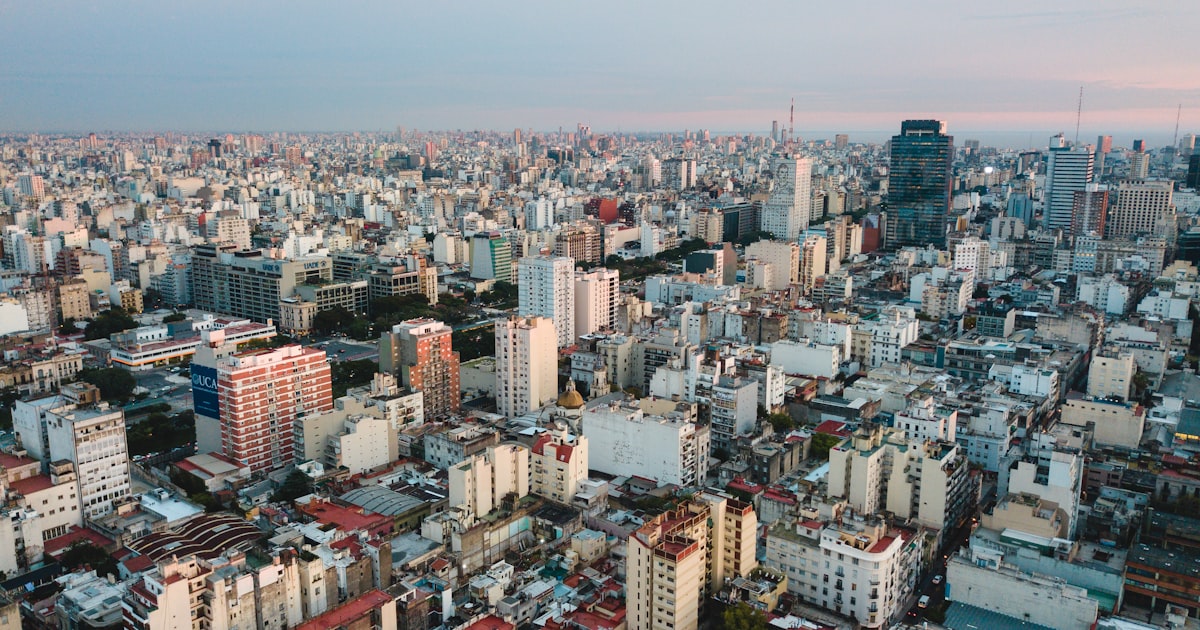 O que a desaceleração da inflação na Argentina significa para você?